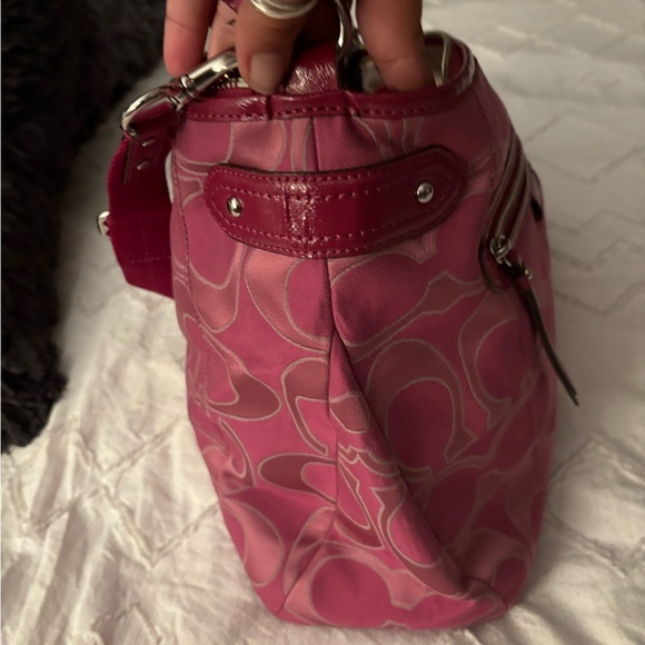 Coach Daisy Multiple Signature Convertible Hobo bag - Picture 5 of 11